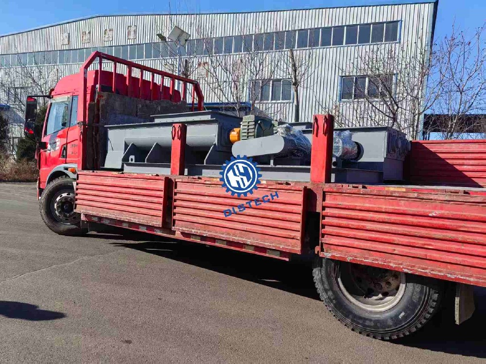 菌料 菌糠生物质双螺旋给料机2台发货